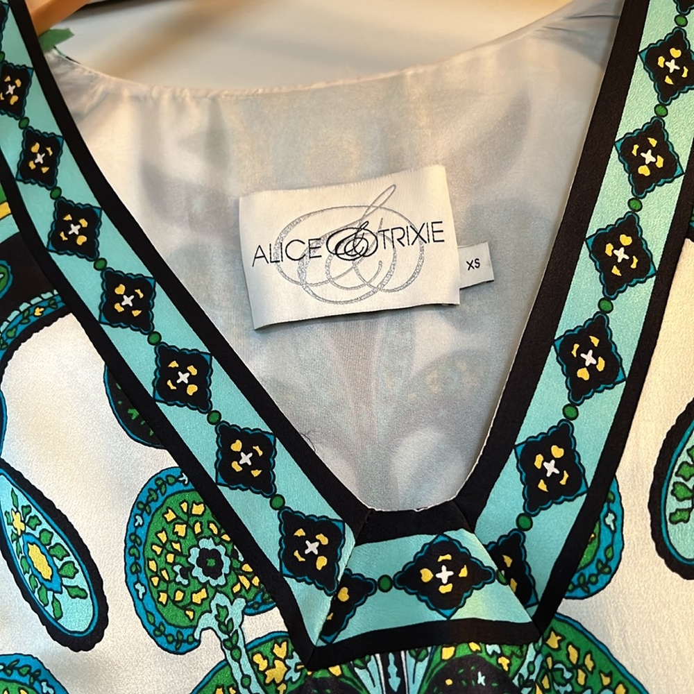 Alice & Trixie Blue, Green, Yellow &  White 100% Silk Dress XSmall - Picture 2 of 4